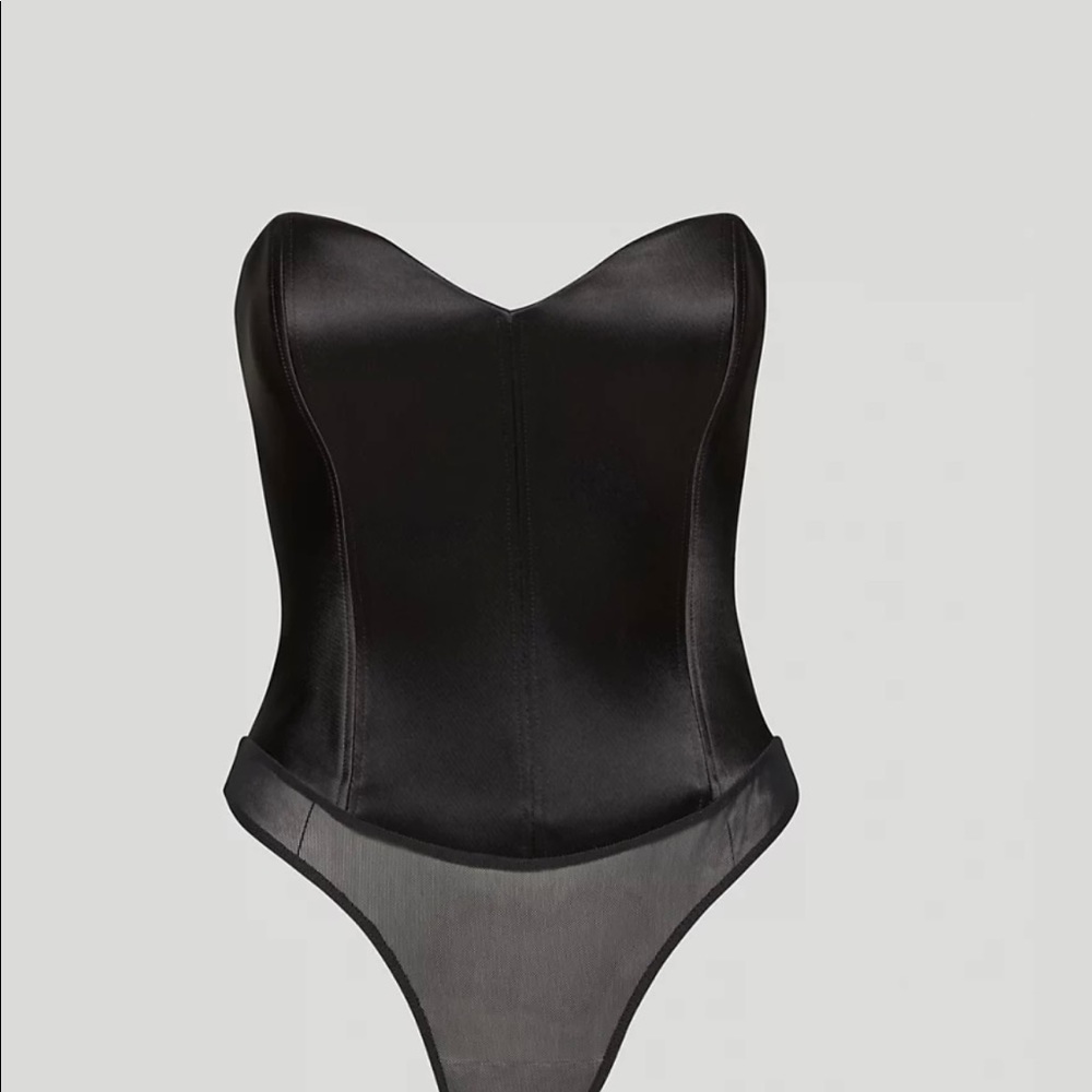 Blaze bodysuit- Babaton